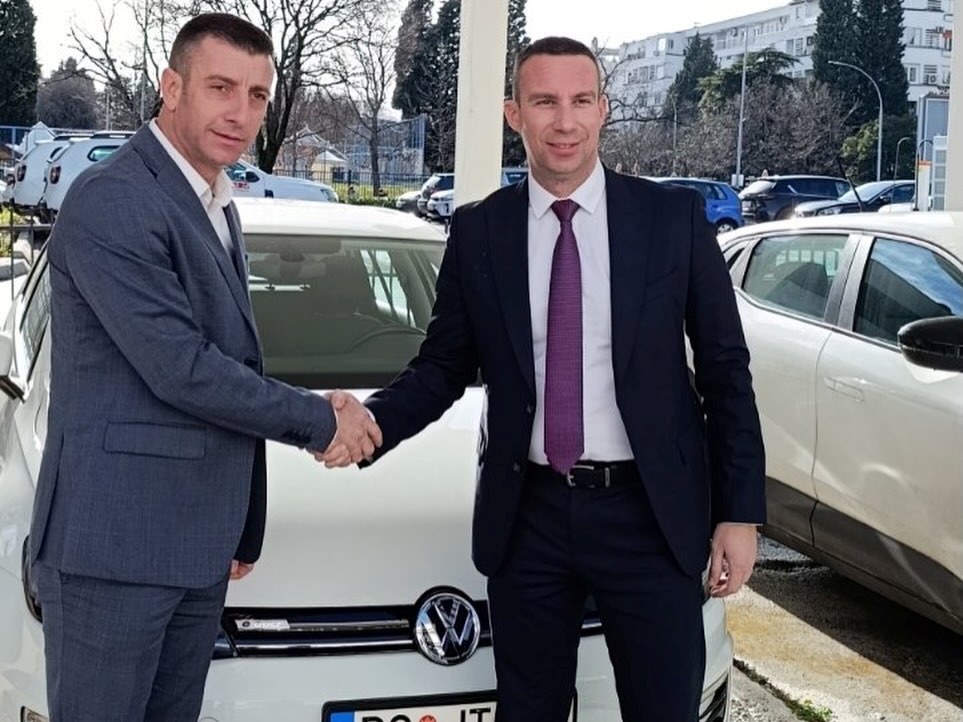 CEDIS ustupio električni automobil Upravi za nekretnine